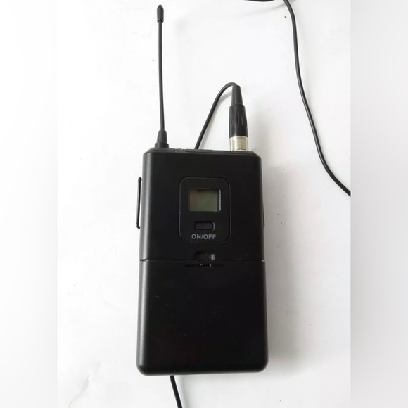 Fifine Technology Lavalier/Headset Wireless Microphone K031 UHF 565-584 - Picture 2 of 6